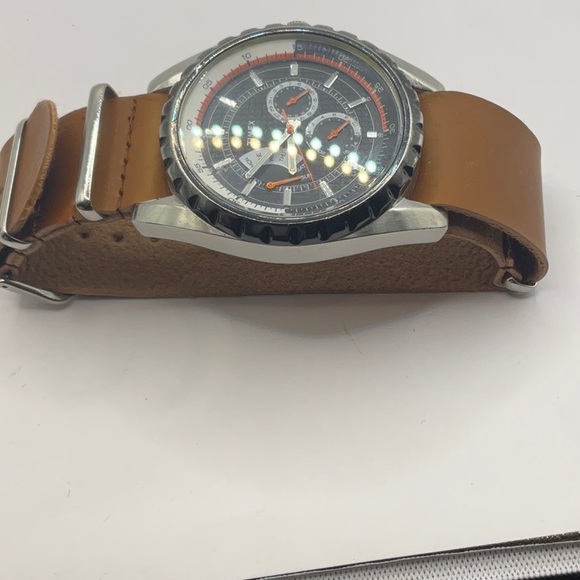 Timex Retrograde Black and Orange Men's Watch Brown Leather Band - Picture 4 of 5